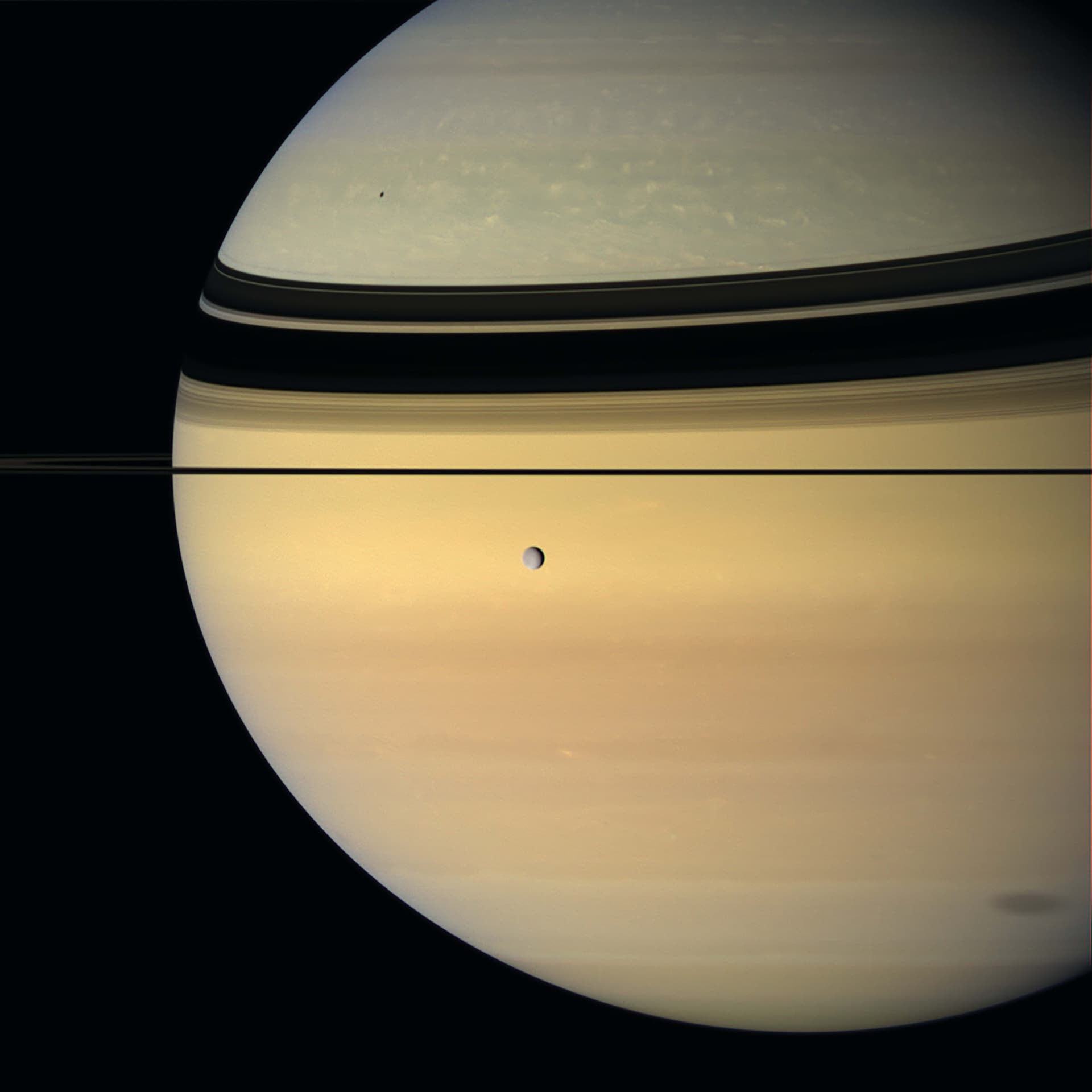 A picture of the planet saturn taken from space